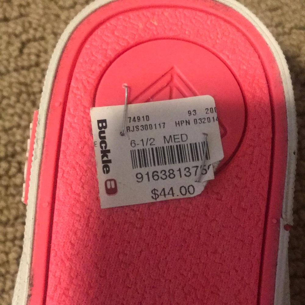 Women’s Roxy shoes - Picture 3 of 3